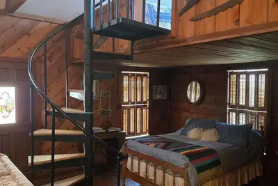 Image de Awesome Cabin of many sunsets.