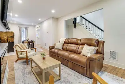 Image de Game Room & Backyard: Modern Altoona Home!