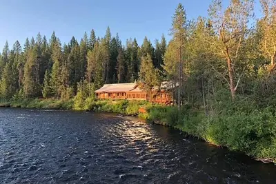 Image de Spacious 12-bedroom house in adorable Ashton, Idaho.