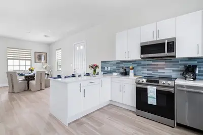 Image de Orchid Villa, a Luxury four bedroom villa overlooking the pool in Palm Cay