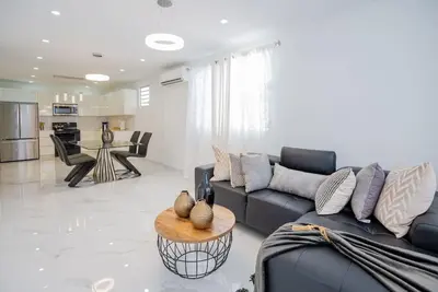 Image de La Casa Blanca [Unit #1 Machete]