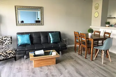 Image de Waikiki 2 bedroom Condo with Canal View and  Lanai