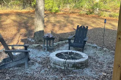 Image de Walk to the Grove! From this 3br 2 Bath! !