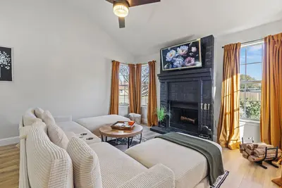 Image de Bond Haven: Bright & Inviting Family-Friendly Home