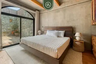 Image de Luxury 2 Br Condo in Downtown - Ac - Peaceful