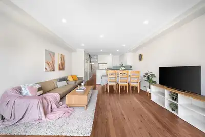 Image de Jam Home | Sunny Stanmore Gem Walk to Shops