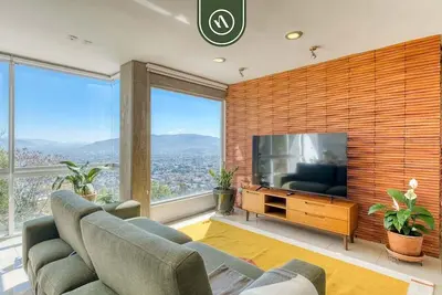 Image de 3 Br Condo - Panoramic Views - 5 Min to Downtown