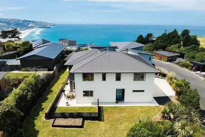 Image de Seaside Retreat - view and furry friends