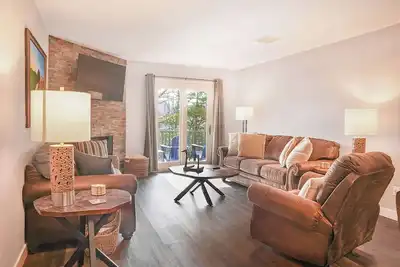 Image de Ozark Lakeside Loft, Scenic View & Modern Comfort