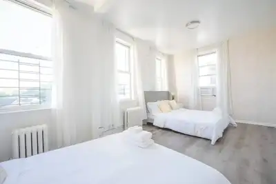 Gorgeous Nyc Home - Prime Location + Easy Parking!
