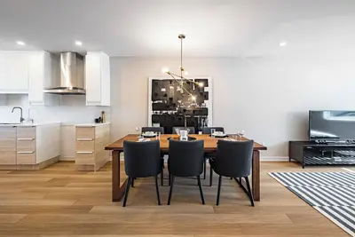 Image de Superbe condo 3-chambres entièrement rénové