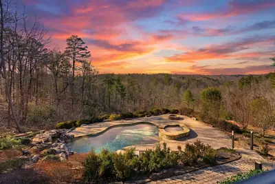Image de Luxury North Georgia Home / Mountain Views / Pool / Hot Tub