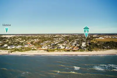 Image de Venice Island stylish villa/2 bed 2 bath/heated swimspa/ walk to beach/bikes.