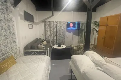 Image de Quaint 1-bedroom farmhouse with Ac in charming Newberry 1 of 2 Downstairs Unit