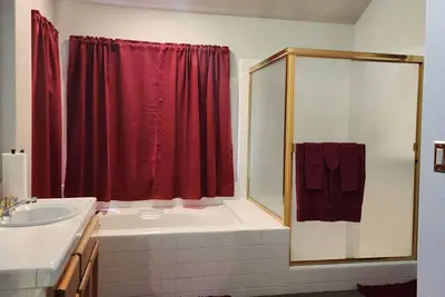 Image de Spacious 4-bedroom house in delightful Antioch with Ac/Heat