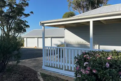 Image de Kilcunda beach house in the hills - sleeps 11
