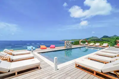 6 Bed Villa Coeur De Pirate in Anse des Cayes