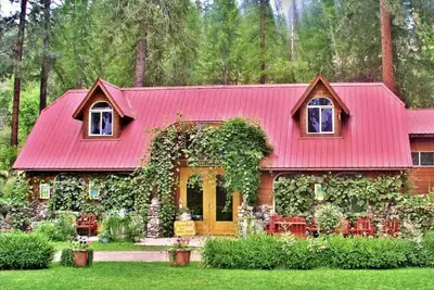 Image de Luxurious Bed and Breakfast Suite for One or Two Couples near Kettle Falls, Washington