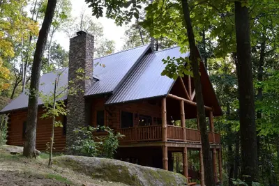 Image de Charming Woodland Log Cabin Rental near Woodbury Wildlife Area, Ohio