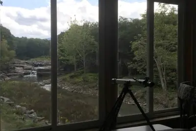 Image de Spacious Rental for Group Vacaton with Waterfall Views near Catskills Region, New York