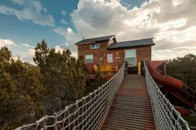 Image de Amazing Pet-Friendly Tree House for Unforgettable Escapes to Nature in Nogal, New Mexico