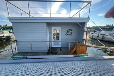 Péniche à Stralsund avec piscine