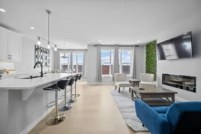 Image de 4 Bed | Min to Airport | Garage | Game Room