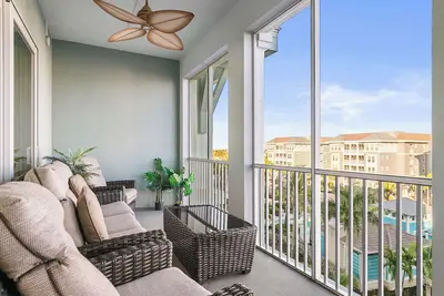 Image de One Particular Harbour 388-401  · Top Floor · Pool Lanai