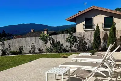 Image de Modern Artistic House with Mountain Views and Garden