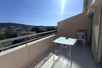 Image de Studio cabine avec climatisation et parking, proche plages