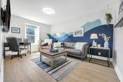 2 Bedroom Suite with King Bed Master and Fast Wifi