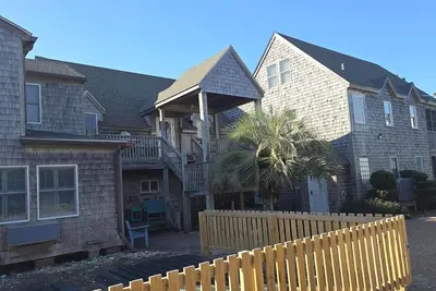 Image de Cv1b: Shell Castle B