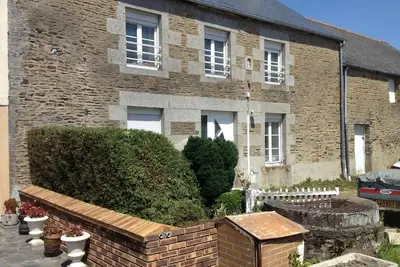 Image de Gîte Maison à 10 mn. du Mont Saint-Michel, parking, terrasse, jardin, ok animaux