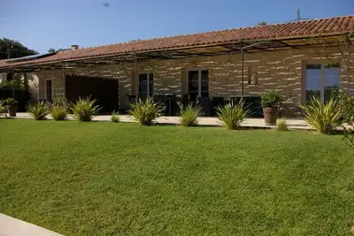 Image de Maison de vacances « Gîte Genêt - Villa Cassandra » avec piscine partagée, Wi-Fi et climatisation