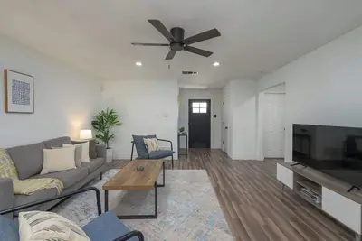 Image de Stylish Killeen 3br • Pets + Fenced Backyard