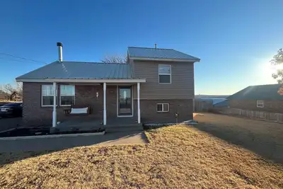 Image de Beautiful, warm, cozy place to enjoy the sunsets and all the comforts you need.