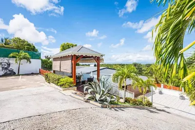 Image de Villa Sun View - Appartement 3 étoiles avec superbe vue - Spa & douche tropicale