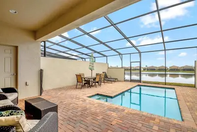 Lakefront 5br Villa • Private Pool & View