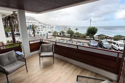Image de Appartement de vacances « Rayo Verde » avec vue sur la mer, terrasse partagée et Wi-Fi