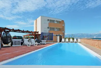 Image de Bel appartement à Nin avec piscine