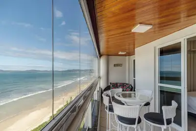 Image de Apartments in Beachfront Condo in Itapema - Dnl