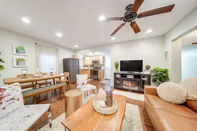 Image de Walk to Shore! Family Home By Lake Erie w/ Bikes