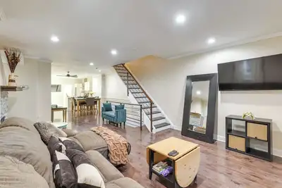 Image de Pet Friendly! 3-Story Home Near Cobbs Creek Park!