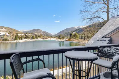 Image de Continental Divide Views: Lakefront Keystone Condo