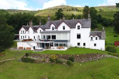 Image de A hidden gem perfect for gatherings. With hot tub and views of Loch Tay.