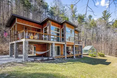 Image de Vanaprastha |nPrivate Mountain Stay w Trails, Pond, & Fire Pit