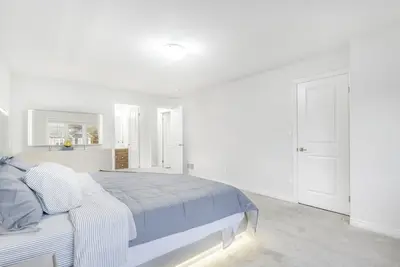 Image de Cozy 4 bedroom townhouse.