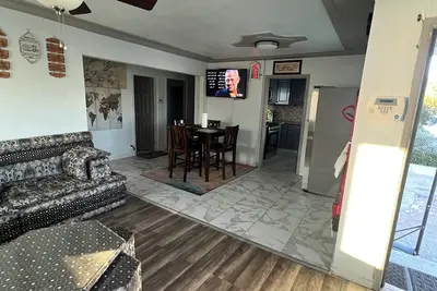 Image de Soothing 2-bedroom house in cool Oakland neighborhood