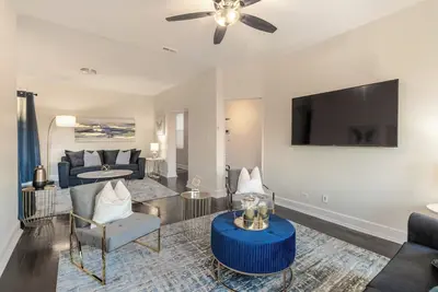 Image de Prime 3br/2ba in the Heart of Chicago. 10 mins to Dine & Downtown.