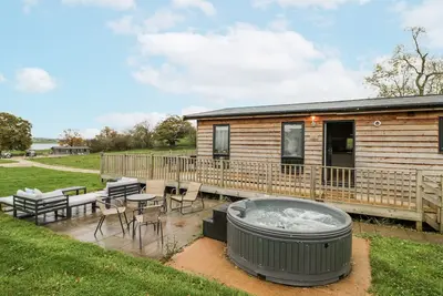 Image de Willow Lodge, pet friendly, with a garden in Abbots Bromley